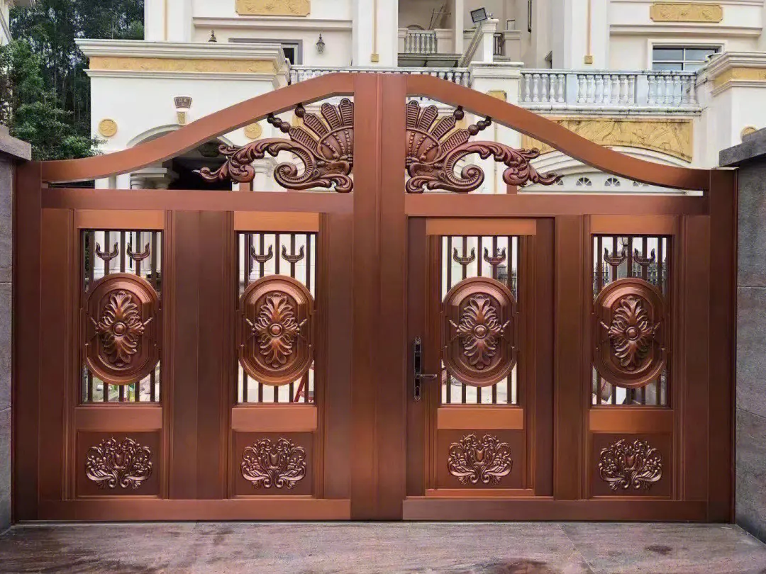 在諸多濟(jì)南銅門廠家中，應(yīng)該如何做選擇？