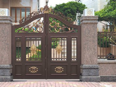 韜智門(mén)業(yè)教你如何選擇高質(zhì)量的鋁藝大門(mén)