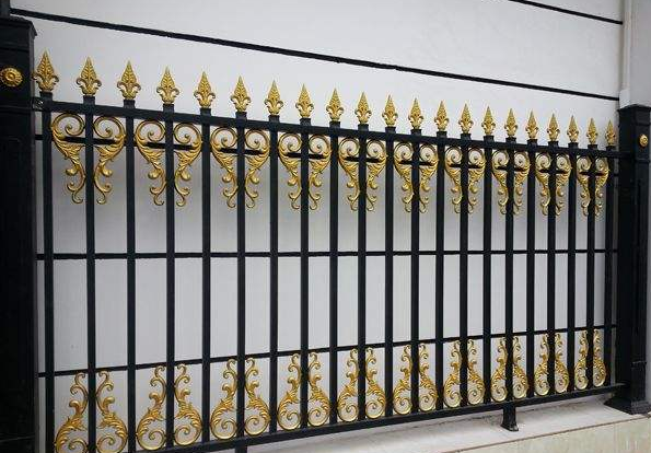 濟(jì)南鋁藝護(hù)欄